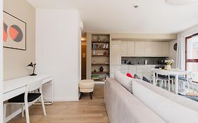Totu Home Waterlane Island Apartments - Free Parking, Pool, Sauna, Gym