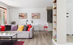 Totu Home Waterlane Island Apartments - Free Parking, Pool, Sauna, Gym
